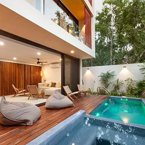 https://aru-luxury-condos.allrivieramayahotels.com