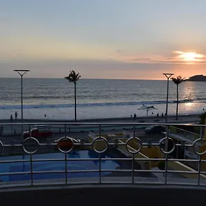 Departamento En Torre Miramar, Malecon De Apartment